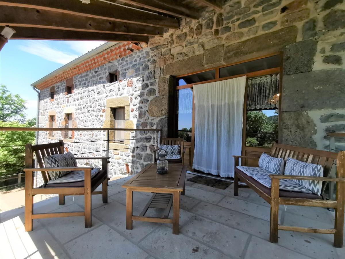 Le Clos Des Pierres Rouges Saint-Privat-dʼAllier Exterior foto