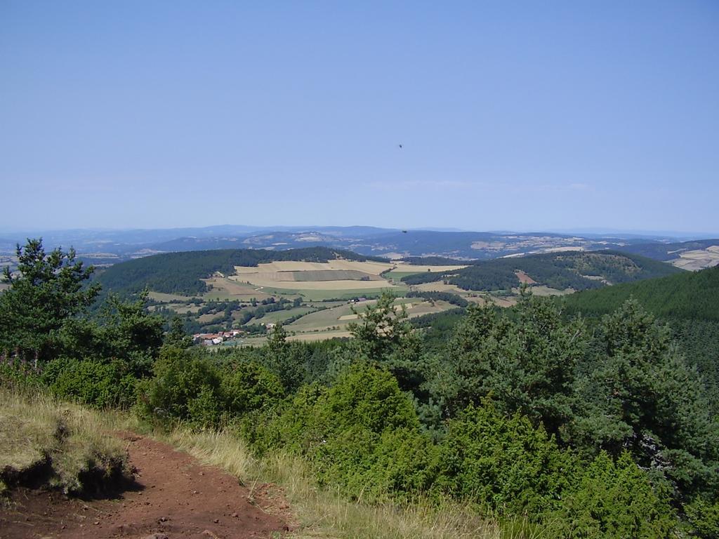 Le Clos Des Pierres Rouges Saint-Privat-dʼAllier Exterior foto
