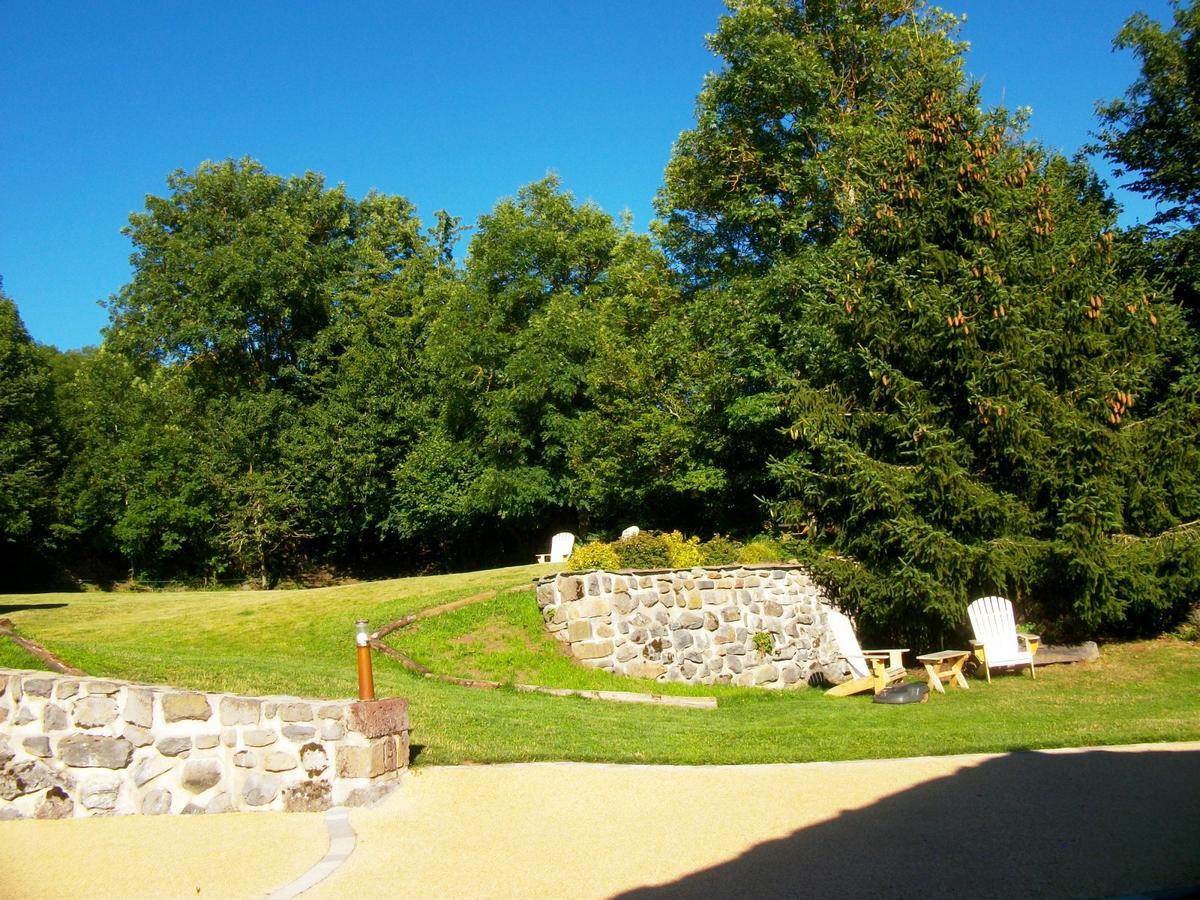 Le Clos Des Pierres Rouges Saint-Privat-dʼAllier Exterior foto