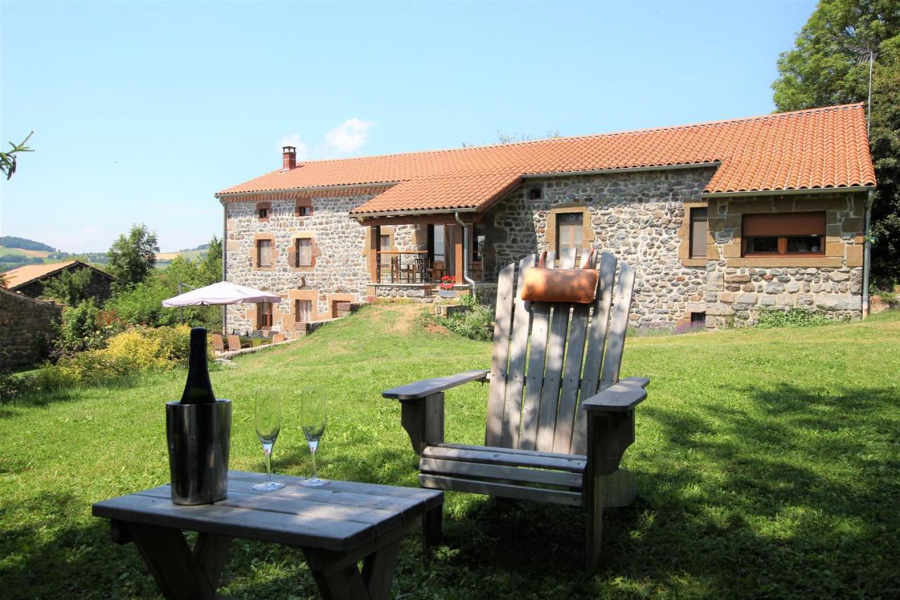 Le Clos Des Pierres Rouges Saint-Privat-dʼAllier Exterior foto